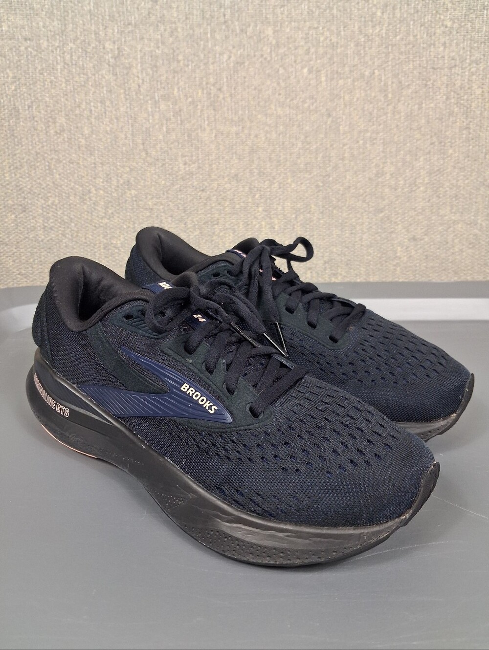 Brooks Womens Adrenaline GTS 24 Stability Road-Running Shoes Black Blue Size 7.5